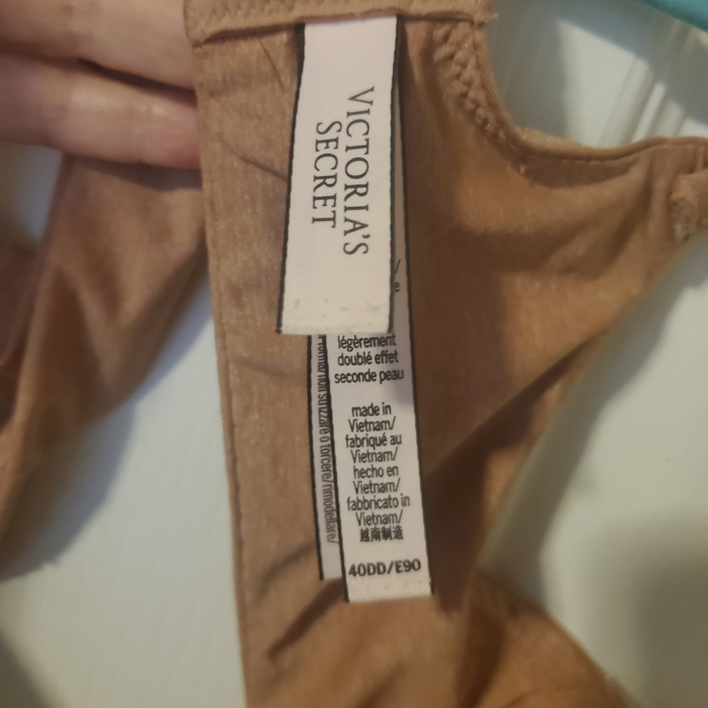 Victoria's Secret Tan Wireless T-Shirt Bra with Adjustable Straps - Picture 2 of 4
